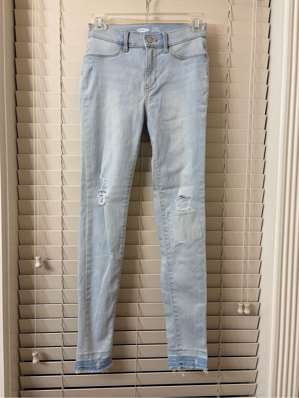 Old Navy Ballerina Jeggings Skinny Jeans Girl’s 16 Light Wash Distressed Denim